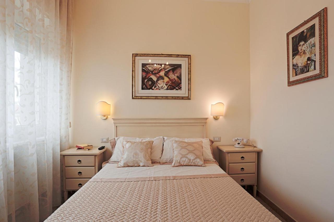 Il Castello Guest House サッサリ エクステリア 写真