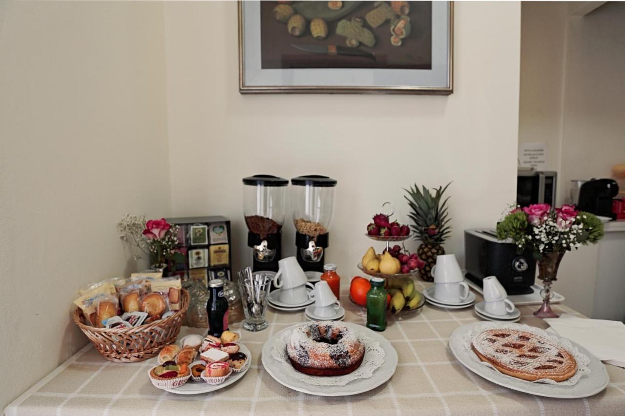 Il Castello Guest House サッサリ エクステリア 写真