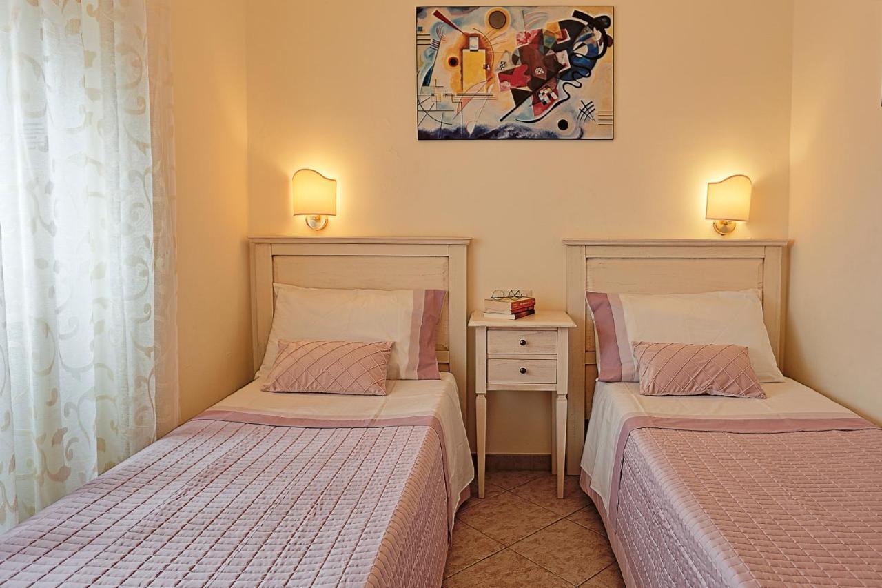 Il Castello Guest House サッサリ エクステリア 写真