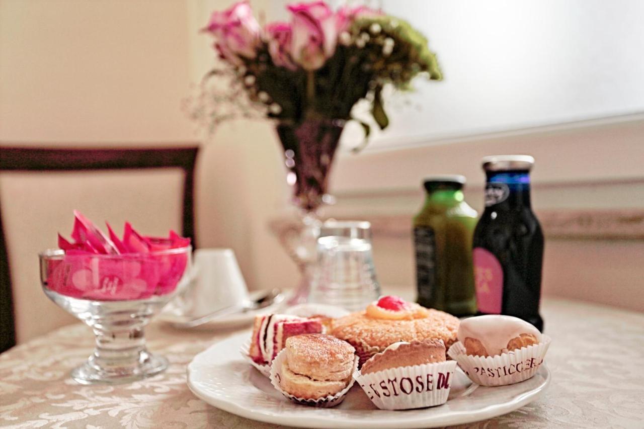 Il Castello Guest House サッサリ エクステリア 写真